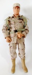 Boneco G.I. Joe Militar. Com roupas, sapatos e acessorios originais. Aproximadamente 30 cm.