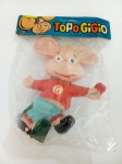 Boneco do Topo Gigio em plástico com pintura multicolorida, original Maria Perego, datado de 1968, acondicionado em embalagem original. med: 20 cm