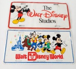 Placas Decorativas WALT DISNEY WORLD "Mickey e sua Turma", U.S.A., metal alto relevo, conforme fotos; aprox. 30,5 x 15cm