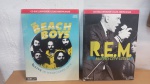 DOIS CDs R.E.M.  / BEACH BOYS, EM ÓTIMO ESTADO