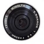 Fotografia/antiga - (JL-02) Lente Minolta 50 mm 1:4,5. Lente em excelente estado de conservação, lentes limpas, sem a presença de fungos. Montagem em rosca para ampliador 35 mm. Material raro de se encontrar. Acompanha a caixa em plástico, com rachaduras na tampa transparente (foto). Material vendido no estado em que se encontra.