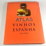 LIVRO - ATLAS DOS VINHOS DA ESPANHA de José Peñin. Capa dura e escrito em Português, contém 228 páginas com diversas ilustrações fotográficas.