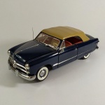 FRANKLIN MINT - FORD CONVERTIBLE 1949 -  Escala 1/24. O espelho retrovisor e a maçaneta do lado do passageiro estão parcialmente ausentes. Loose, sem a caixa.