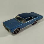 PONTIAC GTO 1967 - Matchbox Models of Yesteryear escala 1:43.  Necessita uma melhor higienização.