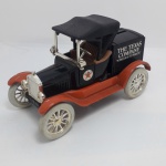 ERTL Caminhão FORD Runabout 1918, Texaco, cofre com chave, escala 1/25, loose