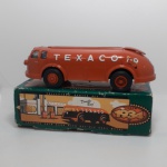 ERTL, Caminhão TEXACO, Doodle Bug 1934, cofre com chave, na caixa original, 1994