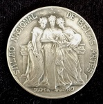 Medalha produzida em prata do Salão Nacional de Belas Artes, diâmetro 4cm, peso 37,2 gramas, década