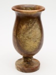 Vaso balaustre em pedra sabão. Altura: 32 cm
