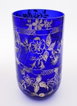 Vaso em cristal azul com aplicações de prata. Diâmetro: 16 cm.Altura: 31 cm