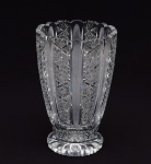 Jarra em cristal Tcheco  lapidada a mão. Altura  30 cm , diâmetro  19 cm.