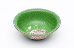 Bowl em cloisonne, cor predominante  verde com ornamentos com flores. Diâmetro  18 cm , altura  total  10 cm