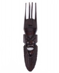 Mascara  africana em madeira de lei.  Altura  68 cm.