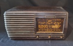 Antigo Rádio ZENITH, fabricado no Estados Unidos da América. Caixa em Baquelite. sem os botões front