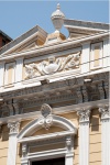 Foto: detalhe da fachada do Palacete do Barão de Ataliba Nogueira adornado com coronel de barão. Acesse o catálogo do leilão em:   https://drive.google.com/file/d/1tCoe5_7hZIhvy5ZB-7xuywiudKTYrnBW/view?usp=sharing