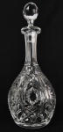 BACCARAT  - MODELO LAGNY - COM SELO DA MANUFATURA (EX COLEÇÃO LUCIANO TADINI) GRANDE DECANTER DA MANUFATRUA DE BACCARAT LAPIDAÇÃO LAGNY. GARGALO SEROLHAOD E CORPO PROFUSAMSENTE LAPIDADO COM FIGURAS GEOMÉTRICAS. TAMPA LAPIDADA EM DIAMENTE. ESCELENTE ESTADO! FRANÇA, SEC. XX. 354 CM DE DIAMETRO