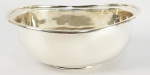 TADINI - ELEGANTE BOWL EM PRATA DE LEI COM MARCAS DE CONTRASTE 925 E PRATEIROS TADINI. BRASIL, SEC. XX. 17 CM DE COMPRIMENTO. 266 G