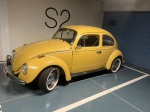 VOLKSWAGEN AUTOMÓVEL MODELO FUSCA 1300. ANO 1972. COR LARANJA. CHAPA PRETA, EM MUITO BOM ESTADO. CARRO PARA COLECIONADOR. ACOMPANHA CERTIFICADO DO AUTOMOVEL CLUBE DO BRASIL