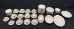 NORITAKE - Conjunto de porcelana Chinesa, Noritake Ivory contendo: 12 pratos rasos - 17 bowls/tigela