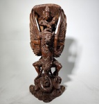 Antiga escultura hindu de "Garuda Wisnu Kencana" em madeira nobre entalhada. Med. 38 x 17 x 14 cm.