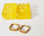H.STERN, Design dos  Irmãos Campana - Par de anéis em ouro amarelo, 750. Acondicionado em estojo o
