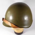 MILITARIA R101 - CAPACETE SOVIÉTICO de aço, com Carneira, usado na Guerra Fria.