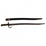 MILITARIA (05) - BAIONETA usada na GUERRA DO PARAGUAI. De um lado da empunhadura estão gravadas as letras SMB e do outro lado a numeração 810.