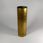 MILITARIA (10) - ARTE DE TRINCHEIRA com a figura de uma mulher.