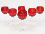 Lote composto por 6 taças para vinho na cor vermelhas com 21 cm de altura.