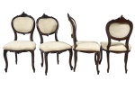 Charmoso conjunto com 4 cadeiras em madeira nobre estofada, altura espaldar 92 cm.