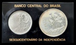Brasil - 1972 - Estojo de acrílico com 2 moedas - 1 Cruzeiro (Níquel) e 20 Cruzeiros (Prata).