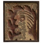 Séc. XIX - Placa em madeira com resquícios de policromia, representando figura estilizada de perfil. 31 x 26 cm. 31 x 26 cm (MI). 34 x 30 cm (ME). Peça pertencente ao acervo da Família de Paulo Fachini.