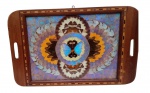 Bandeja de madeira nobre da década de 1950 marchetada e com alças e com pintura e decoração representando figuras de borboletas -  Dimensões:  52 x 33,5.
