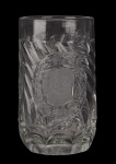 Elegante caneca em demi cristal com facetado ondulado. Ao centro brasão fosco com data lavrada 1848  - 1898 e os bustos dos imperadores austríacos Francisco Jose I e Isabel Amália Eugênia da Baviera, adornados com folhagens. 15cm.