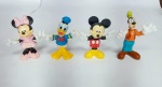 Turma do Mickey - Lote de 4 lindas miniaturas originais de coleção representando:  Mickey - Minnie - Pato Donald e Pateta - Disney -  Mattel 2013 - Material: PVC - Pernas articuladas - Medida maior: 8 cm de altura.