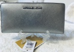 MICHAEL KORS - Linda e original Carteira modelo Flap linha especial prata - Edição limitada - Sem uso, com etiqueta -  Medida: 20 cm x larg x 10 cm alt.