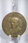 Antiga e Rara Medalha  de Bronze Comemorativa 15 Anos ( 1965/1980 ) da - BEMFAM - Sociedade Civil Bem-Estar Familiar no Brasil -  Homenagem ao PROF. OCTÁVIO RODRIGUES LIMA - PRES. PERPÉTUO HONORÁRIO DA BEMFAM. Efígie em relevo. Medida: 50 mm de diâmetro x 6 mm de espessura.