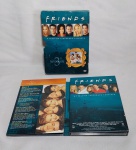 Box com 4 DVDs - Série FRIENDS - A Terceira temporada completa - Warner Bros, Television - Medida do Box: 19 x 14 x 3,5 cm.