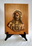 Antigo e Belíssimo Busto em Maciço Bronze fundido - Representando: Sagrado Coração de jesus - Sobre base de madeira nobre - Medida total: 25 x 20 x 5 cm. Medida do Busto: 17 x 14 x 3,5 cm. Peso: 2000 grama.