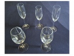 Terno de flutes e par de taças para vinho tinto com logo Concha Y Toro, em cristal translúcido, Alt. 25, 22 e 20, Diam. 6 cm.