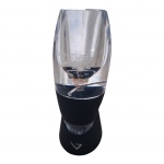 Aerador para vinho Vinture em sua  embalagem original, apresenta leve rachadura no vidro, Alt. 16 cm.