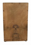 Instrumento de percussão em madeira, dito Cajon, pertenceu ao acervo do CBM. Marcas do tempo. Mede 50cm x 26cm.