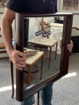 Sérgio Rodrigues - Espelho de época feito em Jacarandá maciço. Moldura Curva - Medidas de 65cm x 65cm x 8cm