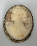 Broche Camafeu Vintage com Figura de Mulher esculpida Moldura em Prata de lei com banho em Ouro - medidas altura 4 cm x largura 3 cm x profundidade 1 cm