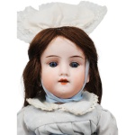 JOHANN DANIEL KESTNER DOLLS - Belíssima boneca alemã, cabeça de porcelana, olhos fixos, corpo, roupa