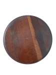 JEAN DOBRÉ- Tábua executada em madeira para TROPIC ART, década de 1960. Medida: 36 cm de diâmetro. * Marcas do tempo