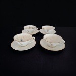 Real - Lindo conjunto de 4 xícaras de chá em porcelana Real, com delicada pintura á mão, filetes e monograma em dourado. Med.: Xícara 10 cm de diâmetro x 5 cm de altura * 1 pires com bicado
