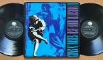 GUNS N' ROSES "Use Your Ilusion II"  2xLP + Encartes 1991 Br - Hard Rock. Selo Geffen Records 125.8003. Envelopes internos cm letra das músicas  e fotos.  MUITO BOM ESTADO GERAL.