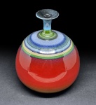 Oscar Ducci para Franchi Assisi, Italia. Gracioso vaso multicolorido em cerâmica vitrificada. Altura = 18 cm. Íntegro, sem bicados ou quebrados.