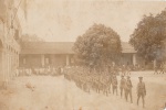 Fotografia dos Alunos Militares marchando no dia 7 de Setembro. Datado em 1923. No estado.