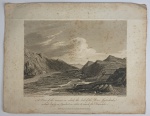 ICONOGRAFIA DE MINAS GERAIS NO PERÍODO COLONIAL - JOHN MAWE (1764-1829) A VIEW OF THE MANNER IN WHICH THE BED OF THE RIVER JEQUITINHONHA IS LAID DRY BY AN AQUEDUCT IN ORDER TO SEARCH FOR DIAMONDSRARA. RARA GRAVURA EM METAL  A PARTIR DE ESBOÇO DE JOHN MAWE E DESENHO DE M. LOWRY GRAVADA POR WOOLNOTH  EM LONDRES EM 1812.. ICONOGRAFIA INTITULADA: A VIEW IN THE MANNER IN WHICH THE BED OF THE RIVER JIGITINHONHA IS LAID DRY BY AN AQUEDUCT IN ORDER TO SEARCH FOR DIAMONDS DE JOHN MAWE (ESBOÇO), APRESENTANDO DESVIO DO RIO JEQUITINHONHA PARA OBTENÇÃO DE CASCALHO RICO EM DIAMANTES, NO DISTRITO DIAMANTINO DE 1809. LONDRES, 1812. 28 X 22 CMNOTA: Jonh Mawe, comerciante e mineralogista inglês, esteve no Brasil entre 1807 e 1811. Esteve em Minas Gerais em meados de 1809, sob licença do P´rincipe Regente Dom João. (futuro Dom João VI) com narrativa voltada para recursos minerais, dada sua formação em Ciências da Terra. Além disso, descreveu detalhadamente a paisagem e formas/manejo de uso e ocupação da terra. Neste território percorreu o Caminho Novo e Caminho dos Diamantes. Seu trajeto é apresentado na Figura 2a. Na porção Quadrilátero Ferrífero, sua narrativa apresenta uma visão sensorial de Vila Rica (sede municipal de Ouro Preto): (...) conserva apenas uma sombra do seu antigo esplendor (MAWE, 1978, p. 129) referindo-se ao declínio do Ciclo do Ouro. O viajante possui um olhar aguçado sobre as riquezas minerais, afirmando a potencialidade da exploração do ferro na região. Sua observação é confirmada com a explotação, especialmente no século XX de abundantes jazidas de ferro em itabirito na porção Quadrilátero Ferrífero. Narra sobre a insistência de foco por parte da administração portuguesa na exploração do ouro, enquanto: O rico minério de ferro, muito abundante no distrito e do qual vi várias amostras, poderia proporcionar ocupação bem mais proveitosa do que a lavagem do ouro, ou a procura de especulações quiméricas que entretém a ociosidade Itinerário realizado por John Mawe em 1809. Em vermelho, as localidades Fazenda do Barro e Rio São José, locais nos quais o viajante observou o uso de mercúrio na separação do ouro. 